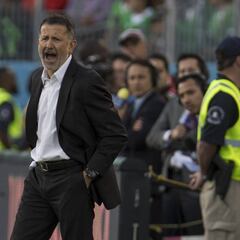 Juan Carlos Osorio asegura que jugadores solicitaron salir del Azteca