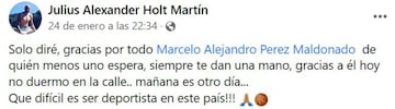 Julius Holt agradece después de un momento crítico.