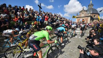 Imagen del Kapelmuur o Muur of Geraardsbergen during la 101ª edición del Tour de Flandes o Ronde van Vlaanderen.