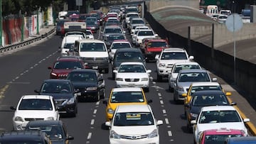 Los autos con engomado azul no podrán circular este viernes 27 de junio en CdMx y EdoMex por el programa Hoy No Circula.