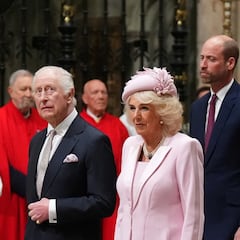 Carlos III gasta millones de euros para proteger emocionalmente a su pareja