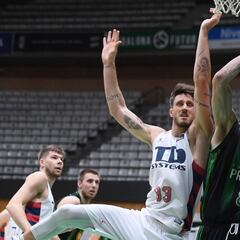 Un triple de Bassas da un triunfo de oro a la Penya