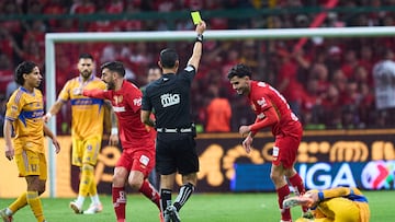during the final second leg match between Tigres UANL and Toluca, as part of the Liga BBVA MX, Torneo Apertura 2025 at Nemesio Diez Stadium, on December 14, 2025 in Toluca, Estado de Mexico, Mexico.