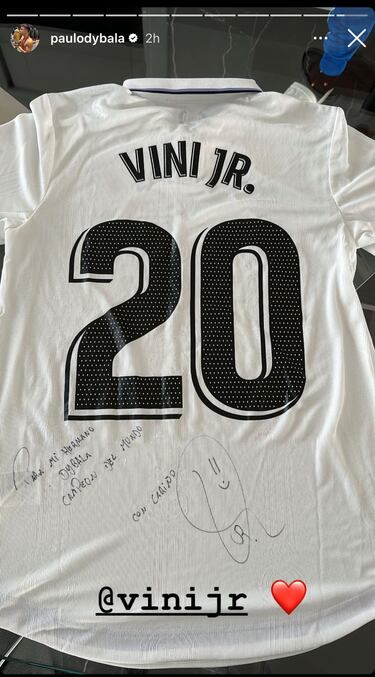 El bonito regalo Vinicius a Dybala: “Para mi hermano campeón del mundo”