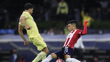 (L-R), Henry Martin of America and Fernando Beltran of Guadalajara during the game America vs Guadalajara, corresponding Round 15 the Torneo Apertura 2022 of the Liga BBVA MX at Azteca Stadium, on September 17, 2022.
<br><br>
(I-D), Henry Martin de America y Fernando Beltran de Guadalajara durante el partido America vs Guadalajara, correspondiente a la Jornada 15 del Torneo Apertura 2022 de la Liga BBVA MX en el Estadio Azteca, el 17 de Septiembre de 2022.