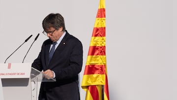 El expresidente de la Generalitat de Catalunya Carles Puigdemont interviene en un acto de bienvenida organizado por entidades independentistas en el paseo Lluís Companys, a 8 de agosto de 2024, en Barcelona, Catalunya (España). Dicha concentración ha sido convocada por entidades independentistas, con la asistencia de Junts, ERC, CUP, ANC, Òmnium Cultural, CDR y Associació de Municipis per la Independència (AMI). Puigdemont tiene previsto asistir a este acto de bienvenida para después participar en el pleno de investidura del líder del PSC, casi 7 años después de instalarse en Bélgica por las consecuencias judiciales del 'procés', y con una orden de detención.
08 AGOSTO 2024
David Zorrakino / Europa Press
08/08/2024