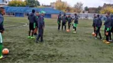 Deportivo Cali entrena en Casa Amarilla bajo la dirección del preparador físico Juan Carlos Conde.