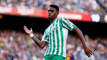 J&uacute;nior, tras marcar en el Camp Nou.