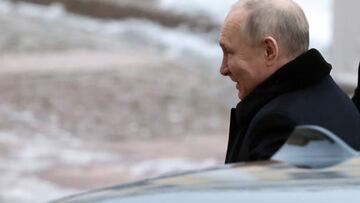 SAINT PETERSBURG, RUSSIA - DECEMBER 27: (RUSSIA OUT) Russian President Vladimir Putin smiles as he arrives to the official breakfast during the Informal Summit of the Commonwealth of Independent States (CIS) on December 27, 2022 in Saint Petersburg, Russia. President Putin arrived in Saint Petersburg to hold an annual leaders summit of ex-Soviet states. (Photo by Contributor/Getty Images)