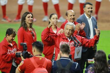 El color de la inauguración del Estadio Alfredo Harp Helú, en imágenes