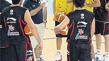 <b>SATISFECHO. </b>A Pepu le gustó el debut de la Selección ante China.