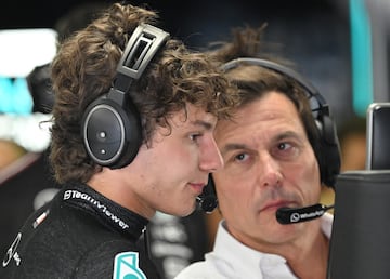 Andrea Kimi Antonelli y Toto Wolff (Mercedes). Monza, Italia. F1 2024.