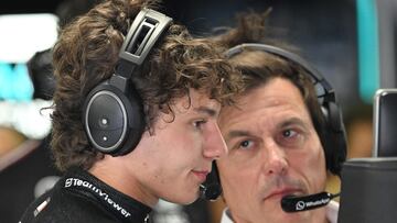 Monza (Italy), 29/08/2024.- Mercedes driver Andrea Kimi Antonelli of Italy (L) and team principal Toto Wolff (R) look on in the box during the first practice session for the Formula One Grand Prix of Italy, in Monza, Italy, 30 August 2024. The 2024 Formula 1 Grand Prix of Italy is held at the Monza National Autodrome circuit race track on 01 September. (Fórmula Uno, Italia, Roma) EFE/EPA/Daniel Dal Zennaro