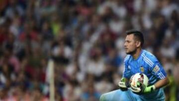 Alves, durante el partido.