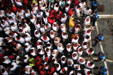 Imágenes del quinto encierro de los Sanfermines 2022 con la ganadería de Cebada Gago. La carrera ha sido complicada y ha dejado varios heridos y caídas.