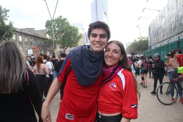 Hinchas de distintos clubes llegaron hasta Plaza Italia para ser parte de la manifestación más masiva. Hasta los archirrivales se tomaron fotografías juntos.