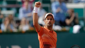 El tenista serbio Novak Djokovic celebra un punto durante su partido ante Andrey Rublev en la final del Serbia Open de Belgrado 2022.