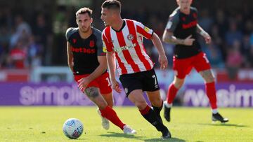 Sergi Canós, con la camiseta del Brentford.