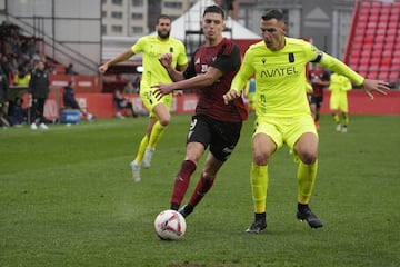 El Mirandés sigue mostrando su pegada en Anduva, donde apenas se deja puntos. Panichelli sigue convirtiendo en oro todo lo que le llega y con un doblete se convierte en el protagonista de la jornada. El delantero mostró el guante que tiene en su pierna zurda en ambos tantos.