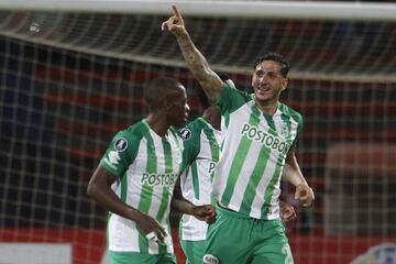 Nacional derrotó 4-1 a Bolívar con doblete de Dayro Moreno y goles de Gonzalo Castellani y Vladimir Hernández. Lideran el Grupo B de la Copa Libertadores con 9 puntos.