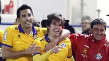 <b>GOLAZO. </b>Borja celebra con Rueda su tanto ante el Levante.