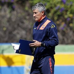 Setién dice estar ratificado por Las Palmas "pase lo que pase"