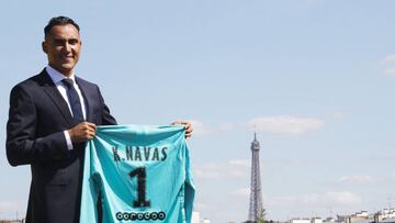 Keylor Navas, con la camiseta del PSG en Par&iacute;s.