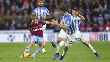 El delantero mexicano entr&oacute; para el segundo tiempo y ayud&oacute; a que los &#039;Hammers&#039; sumaran como visitantes ante el Huddersfield.