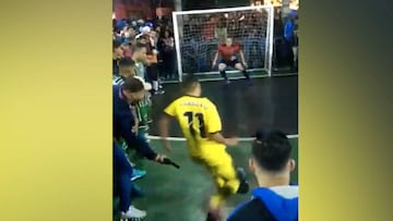 Brazilian futsal player takes the ultimate pressure penalty