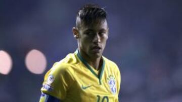 CA192. TEMUCO (CHILE), 14/06/2015.- El delantero brasile&ntilde;o Neymar jr. durante el partido Brasil-Per&uacute;, del Grupo C de la Copa Am&eacute;rica de Chile 2015, en el Estadio Municipal Bicentenario Germ&aacute;n Becker de Temuco, Chile, hoy 14 de junio de 2015. EFE/Fernando Bizerra Jr.