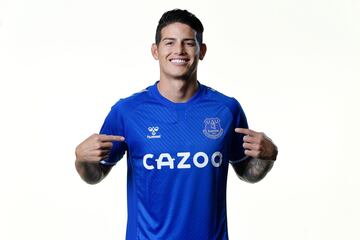 Everton será el séptimo club en la carrera profesional de James y el quinto en Europa, tras vestir las camisetas de Porto (2011 - 2013), Mónaco (2013 - 2014), Real Madrid (2014 - 207 y 2019 - 2020) y Bayern Múnich (2017 - 2019). 