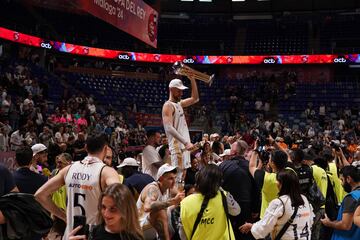 Dzanan Musa levanta la Copa del Rey tras ganar al Barcelona 96-85.