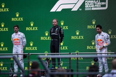 Cadillac se enamora de Checo Pérez y Valtteri Bottas