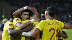 Soccer Football - World Cup - South American Qualifiers - Venezuela v Colombia - Estadio Cachamay, Ciudad Guayana, Venezuela - March 29, 2022 Colombia's James Rodriguez celebrates scoring their first goal with teammates REUTERS/Manaure Quintero