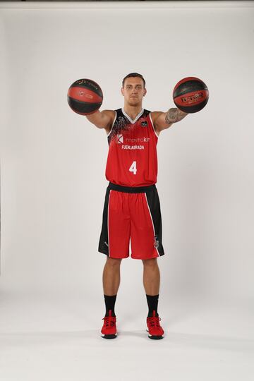 Jugador de baloncesto ucraniano, su actual equipo es el Baloncesto Fuenlabrada