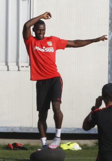 Jackson Martínez entrena con el Atlético de Madrid previo al Trofeo Ramón de Carranza en Cádiz, en el que se espera sea titular de cara al inicio de la Liga.