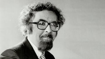 CANADA - OCTOBER 31: Falling memory: Dr. Richard Restak; a Washington brain specialist; says in his book The Brain that computers may be eroding our memories. Depending on computers to store things means our memories aren't being used enough; he says; adding our brains miss the exercise. (Photo by Jeff Goode/Toronto Star via Getty Images)