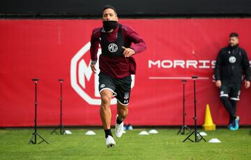 Ambos jugadores ya entrenan con el cuadro de Héctor Tapia en Macul. La preparación estará enfocada en lo físico durante estos días.