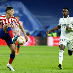 Por qué el Real Madrid viste de blanco y el Atlético de rojiblanco