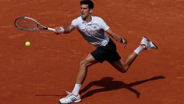 A Djokovic no le tiembla el pulso y pasa a tercera ronda