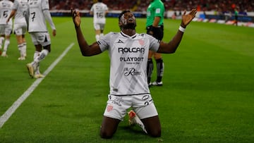 AME1312. GUADALAJARA (MÉXICO), 18/02/2025.- Diber Cambino de Necaxa celebra un gol este martes, en un partido de la jornada 8 del Torneo Clausura 2025 de la liga del fútbol mexicano entre Atlas y Necaxa, en el Estadio Jalisco, en Guadalajara (México). EFE/ Francisco Guasco
