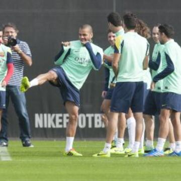 ÚLTIMO ENTRENO CON TODOS. Martino dirigió ayer su última sesión antes del éxodo de los internacionales. El argentino explicó a los suyos que es fundamental llegar al parón con una victoria ante el Betis.