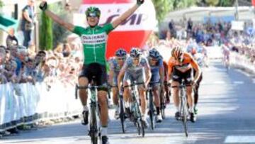 Eduard Prades celebra la victoria en la Coppa Sabatini.