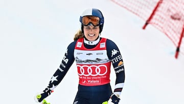 (FILES) US' Lindsey Vonn reacts after crashing as she competes in the women's downhill race part of the FIS Alpine Ski World Cup 2025-2026, in Crans Montana, Switzerland, on January 30, 2026. Lindsey Vonn's brave gamble for Olympic glory might have ended in horror for the US star, but she remains an icon of alpine skiing after a storied career filled with memorable highs and crushing setbacks. (Photo by Fabrice COFFRINI / AFP)