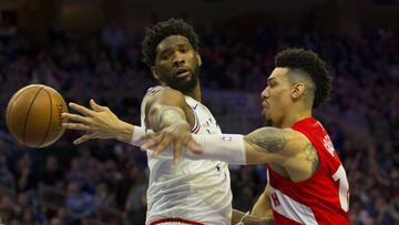 Embiid, durante un partido ante los Raptors