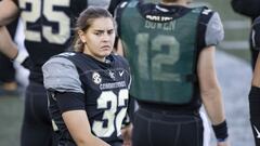 Fuller, guardameta y campeona de la SEC del equipo de femenil de soccer en Vanderbilt, anot&oacute; un punto extra en el primer cuarto para empatar el marcador.