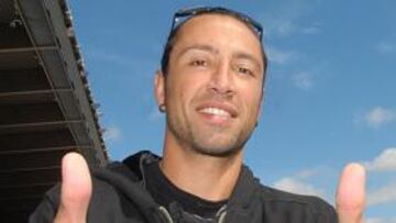 <b>FELIZ. </b>José Mari disputará el partido de hoy en el Mini Estadi sabiendo que será azulino hasta 2013.