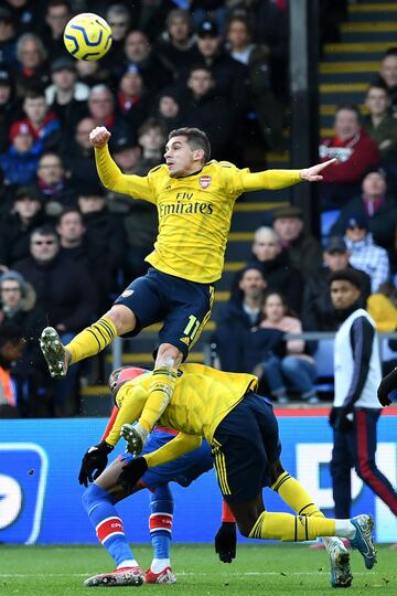 James Rodríguez abandonaría el Real Madrid en el Mercado de Verano. El colombiano es pretendido por clubes como Arsenal, Everton, Wolverhampton y Manchester United. Esta sería su competencia en la mitad de la cancha de estos equipos. 