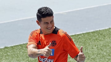 Néstor Lorenzo confirma a James de titular ante Argentina