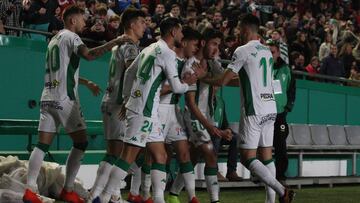 Jugadores del C&oacute;rdoba celebrando un gol.